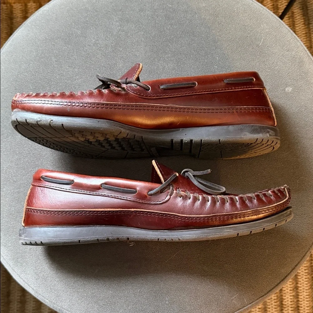 Minnetonka Driver Leather Mens 8.5 Loafers Burgundy Leather
